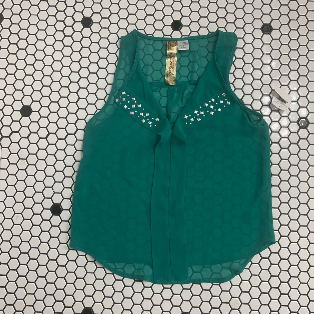 Nwt spoiled sleeveless shirt size small